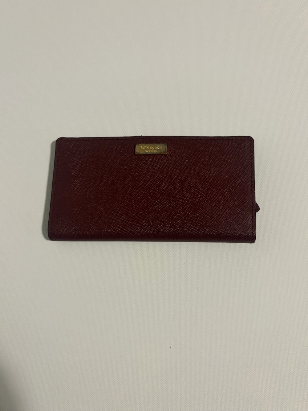 ✨ Kate Spade Saffiano Leather Slim Bifold Wallet ✨